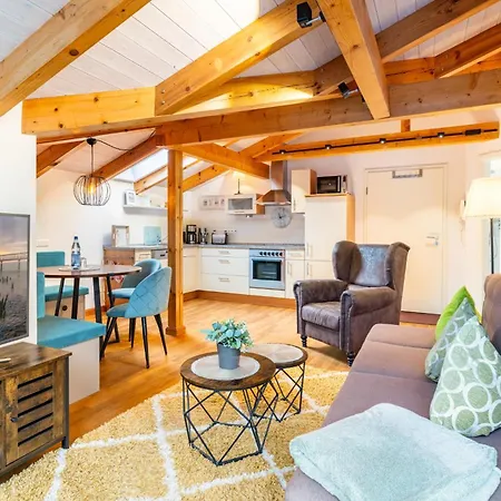 Gemuetl. Mit Dachterrasse, Wlan, Kostenl. Stellplatz - Adults Only! *