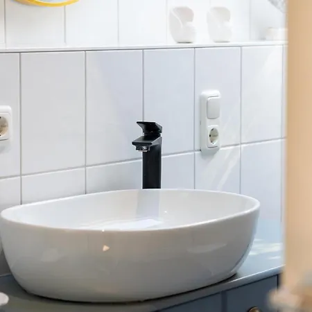 Gemuetl. Mit Dachterrasse, Wlan, Kostenl. Stellplatz - Adults Only! Lejlighed